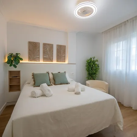 Prensa & Courtyard By Ele