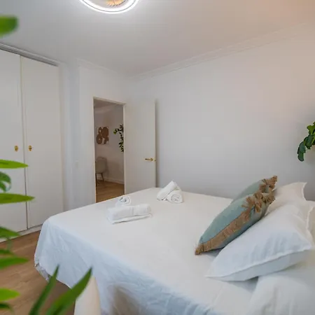 Apartment Prensa & Courtyard By Ele *