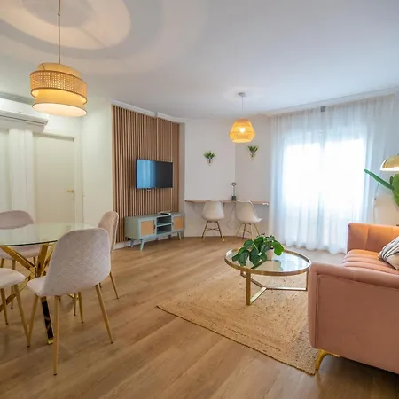 Prensa & Courtyard By Ele Apartment